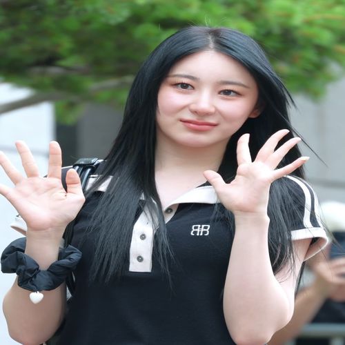 LEE CHAEYEON